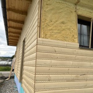 Drevený obklad stien a stropu v horskej chate