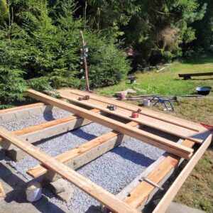 Terasová podlaha pod bazen